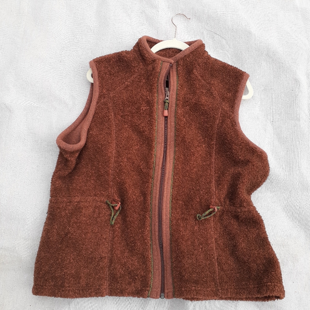 DONATED LOCALLY | Warm Fall/Winter Vest - Picture 5 of 5